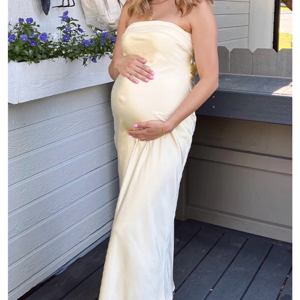 Brand new never worn maternity dress